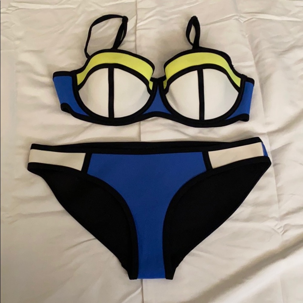 Triangl Bikini: Poppy- Blue Crush